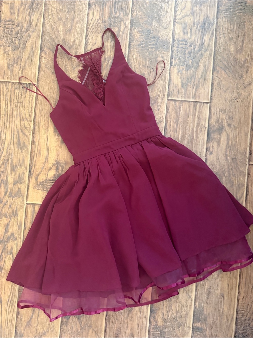 Burgundy V-Neck Party Dress with Lace Back muniju size Snall